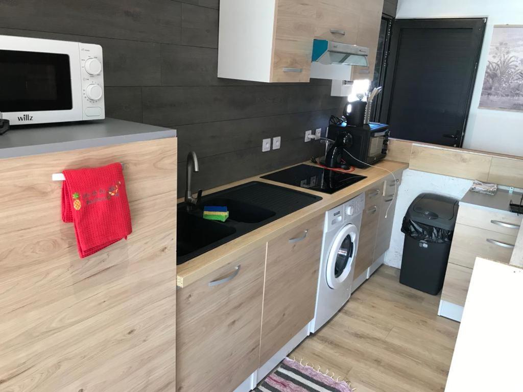 Le Flamboyant Avec Piscine Chauffee 30° Et Jacuzzi Apartment Saint-Andre Luaran gambar
