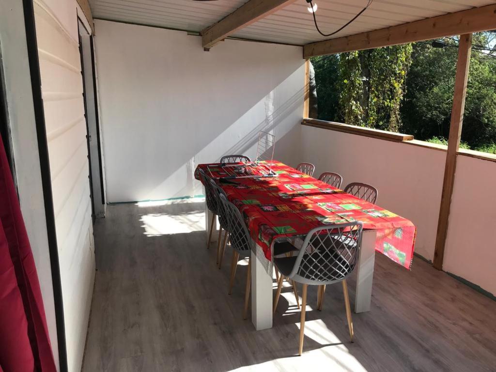 Le Flamboyant Avec Piscine Chauffee 30° Et Jacuzzi Apartment Saint-Andre Luaran gambar